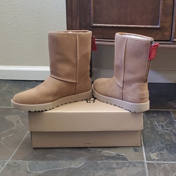 Ugg Classic Logo Zip boot - Picture 2 of 3